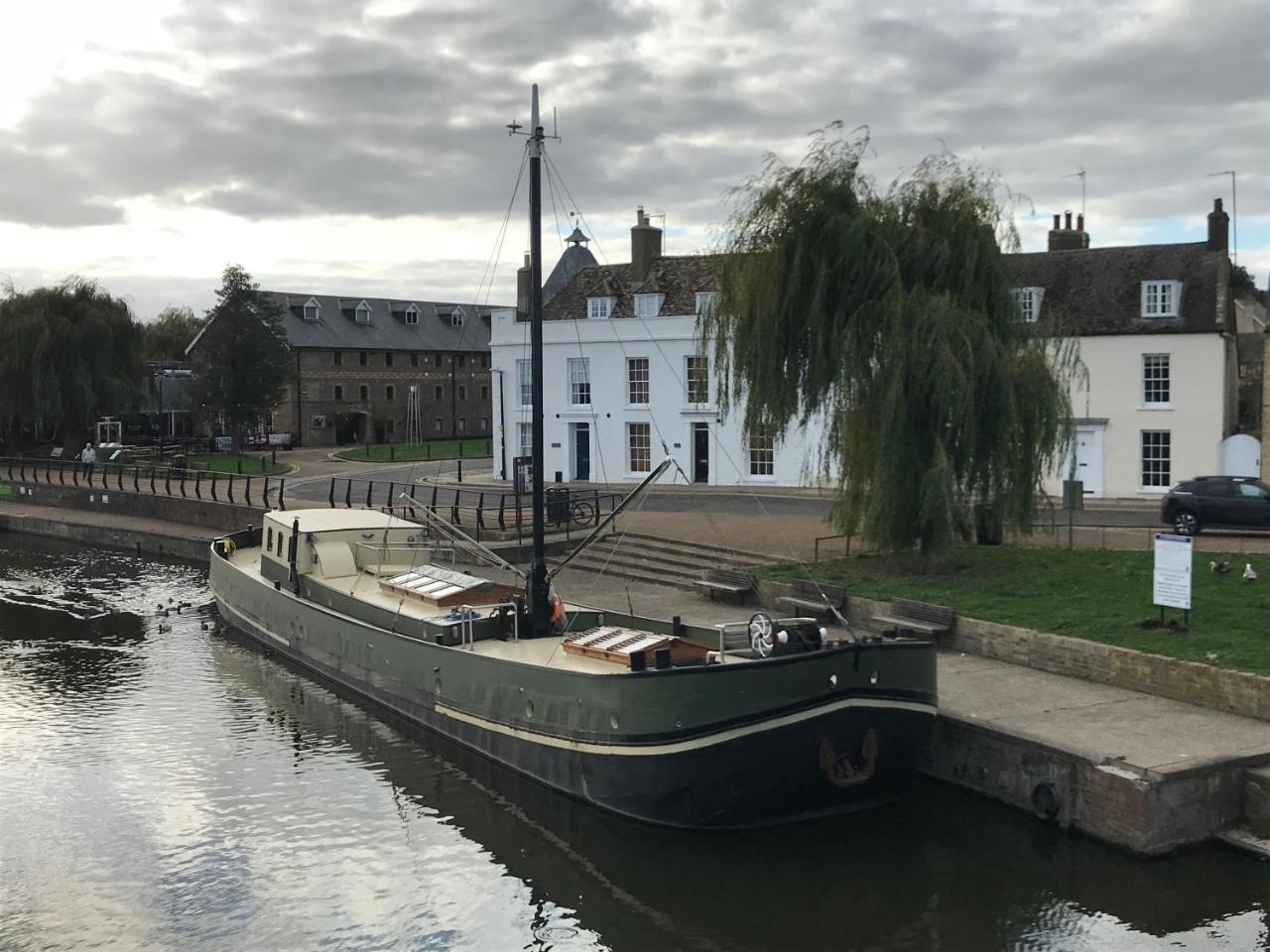 Hotel Barge Waternimf Ely Bagian luar foto